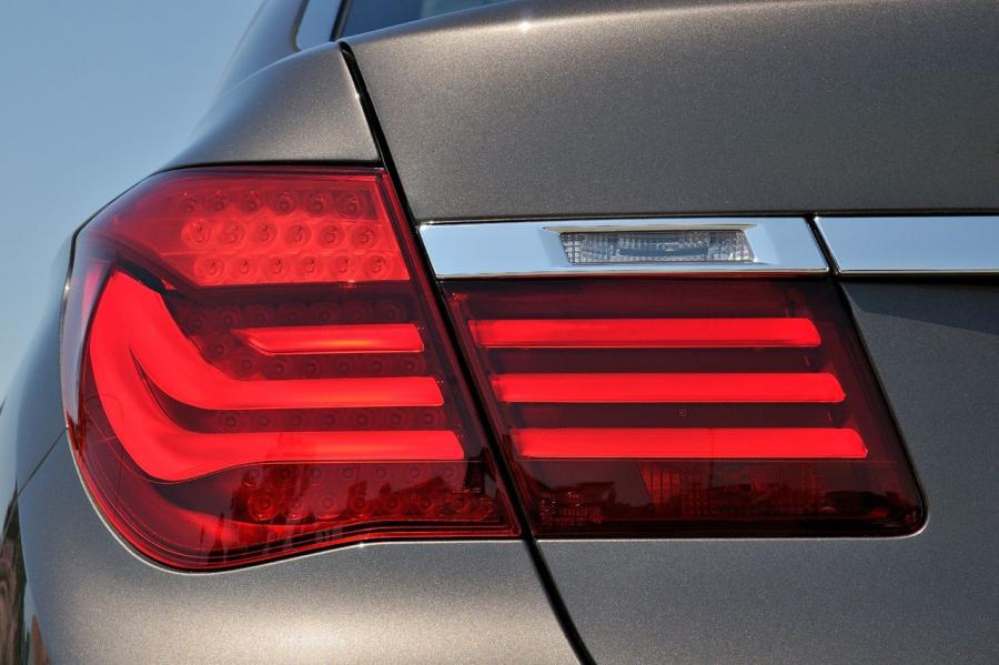  BMW 7-Series 2013 года  (фото 110 из 123)